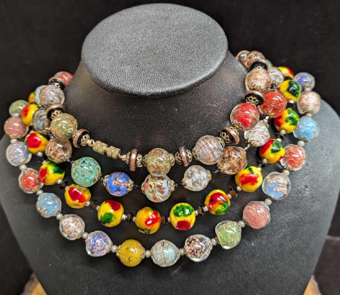 4 Vintage Glass Multicolor Beaded Necklaces (1 of 10)