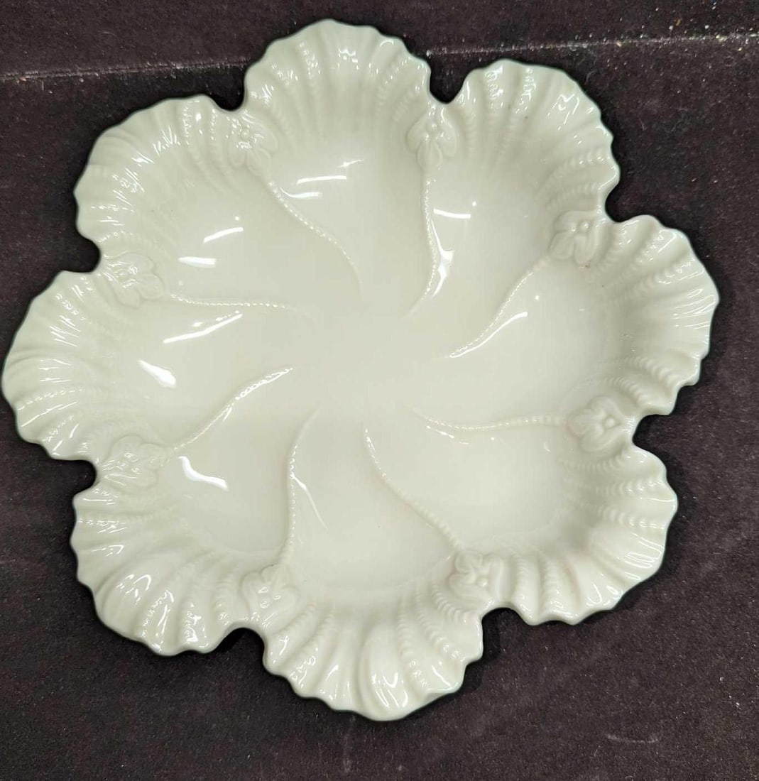 Lenox Sculpted Fine China Glazed Cabbage Leaf Bowl (1 of 6)