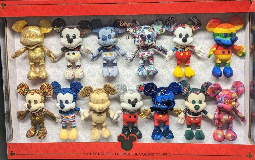 Disney's Year Of The Mouse LE Mickey Mouse Collector Plush Set: Disney's Year Of The Mouse LE Mickey Mouse Collector Plush Set. Special Edition Year of the Mouse Collector Small Plush includes replicas of the 12 Year of the Mouse Plush, plus a bonus Kaleidosco