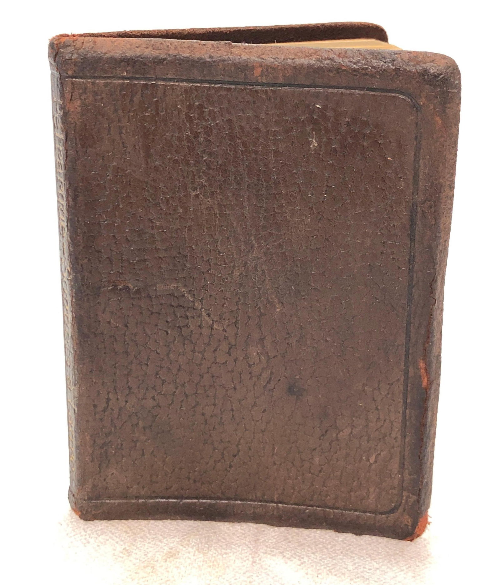 "Petrarque: Sonnets a Laure" by Fernand Brisset: Antique Leather Miniature Book - "Petrarque: Sonnets a Laure" translated by Fernand Brisset. Published by Leopold B. Hill. It measures 2-1/2" x 3-1/2" x 1/4" and it weighs 0.1lbs. 