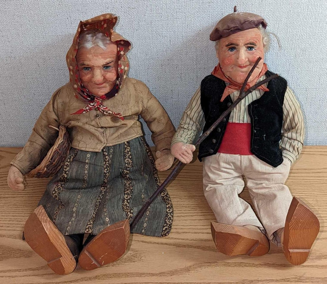 "F60"  Pair Of Yvonne Spaggiari Ravca Type Sockette Cloth Dolls (1 of 10)
