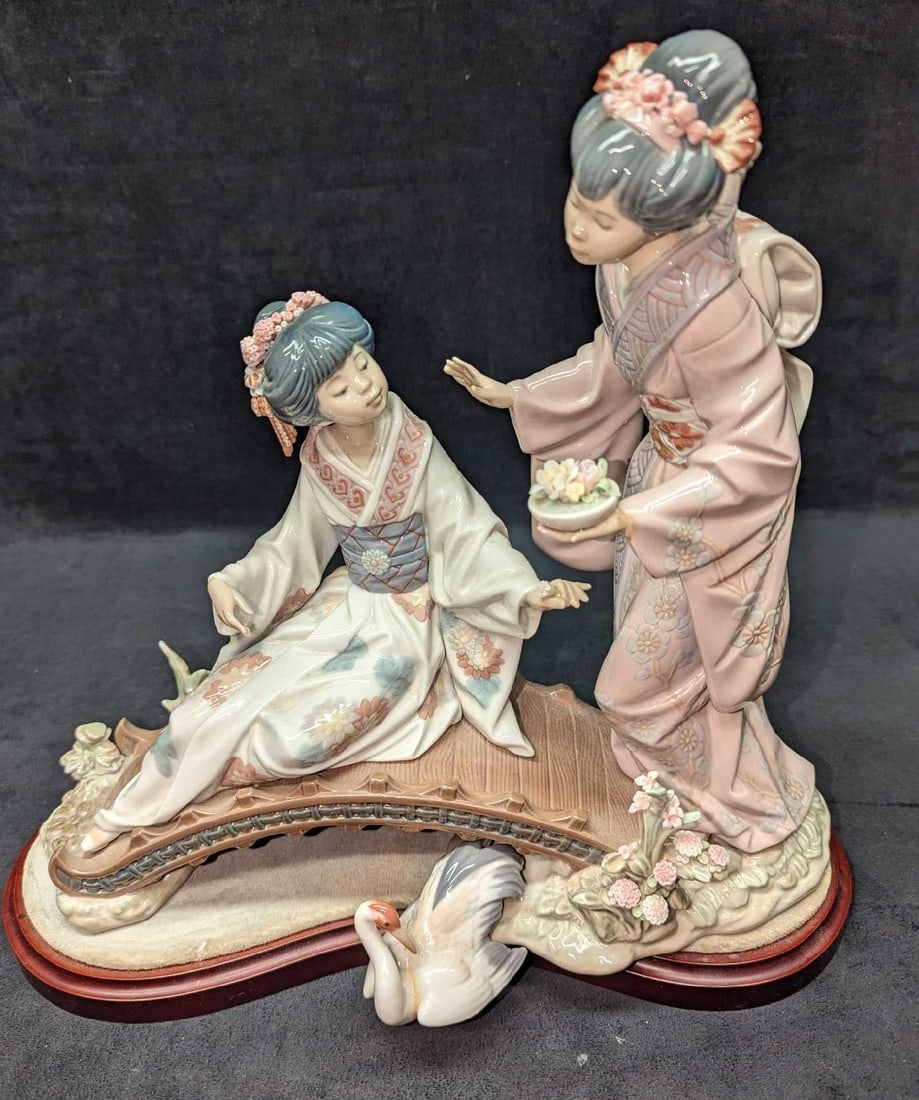 Lladro Springtime In Japan Porcelain Figurine (1 of 11)