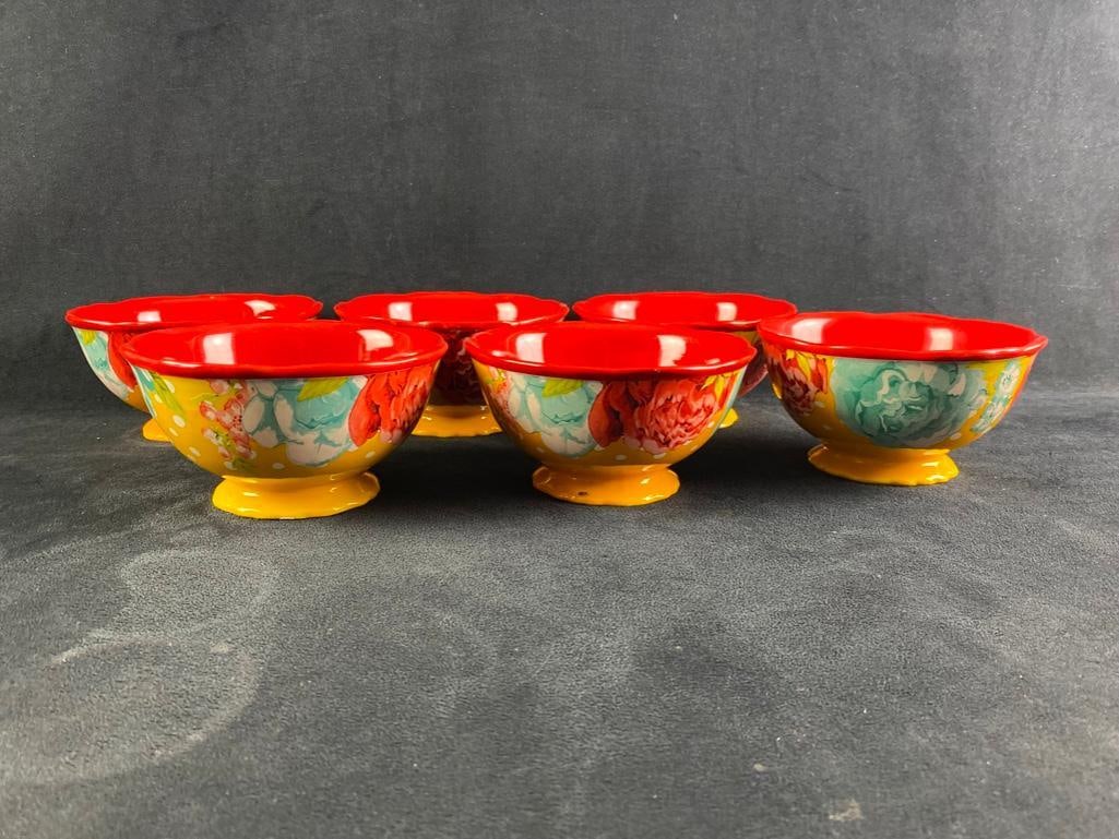 Set of 6 Pioneer Woman Blossom Jubilee Bowls: Set of 6 Pioneer Woman Blossom Jubilee Bowls 6 stoneware bowls by Pioneer Woman, in the "Blossom Jubilee" pattern. In good condition with no known damage. Approximate size each: 6.25" x 6.
