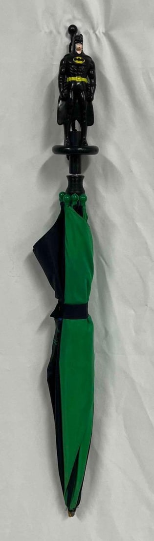 Vintage Batman Umbrella TM & C 1995 DC Comics Inc. (1 of 12)