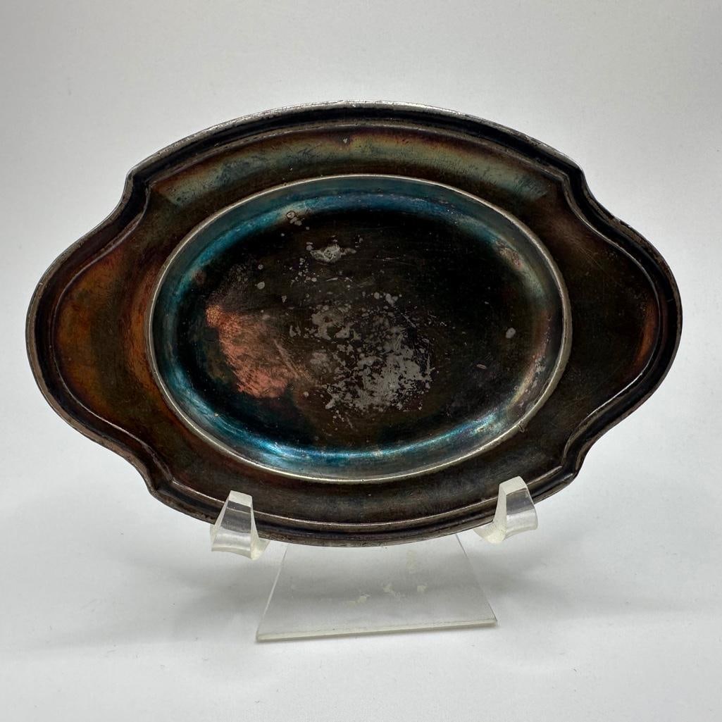 Union Pacific Railroad Reed & Barton Butter Pat: This piece has been researched to the best of our ability prior to listing. Please view photos, as they are a part of the condition. DETAILS: Material - Silver Plate Size - 4.25" Weight - 76 g Rai