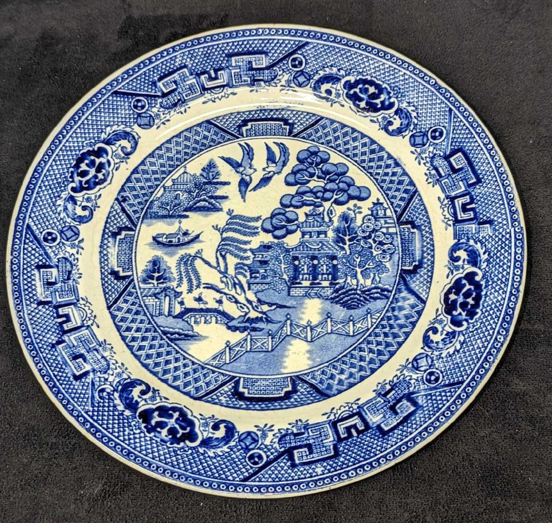 Antique Petrus Regout & Co Maastricht Willow Plate: Antique Petrus Regout & Co Maastricht Willow Plate. This plate is approx 9 1/4" x 9 1/4" x 3/4" and it weighs 0.98lb. Made in Holland. Has the marking the company used from 1883. The plate has a chip
