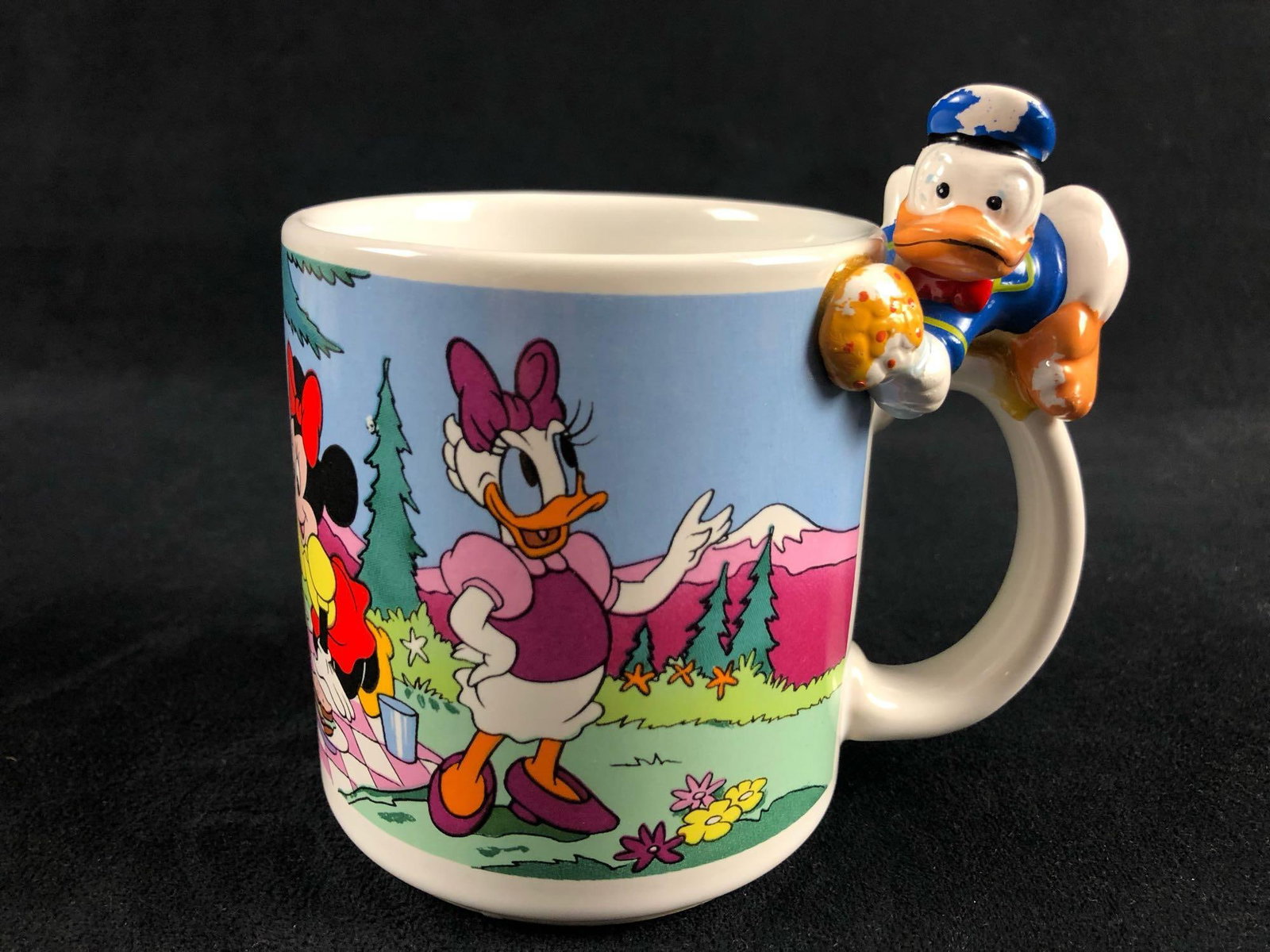 Vintage Walt Disney Donald Sitting on Coffee Mug Handle Pluto Mickey Minnie Daisy Picnic (1 of 11)