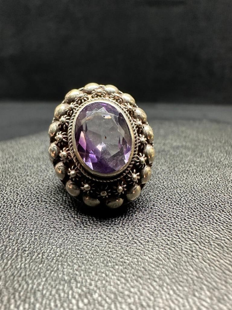 Sterling Oval-Cut Amethyst Ring (1 of 3)