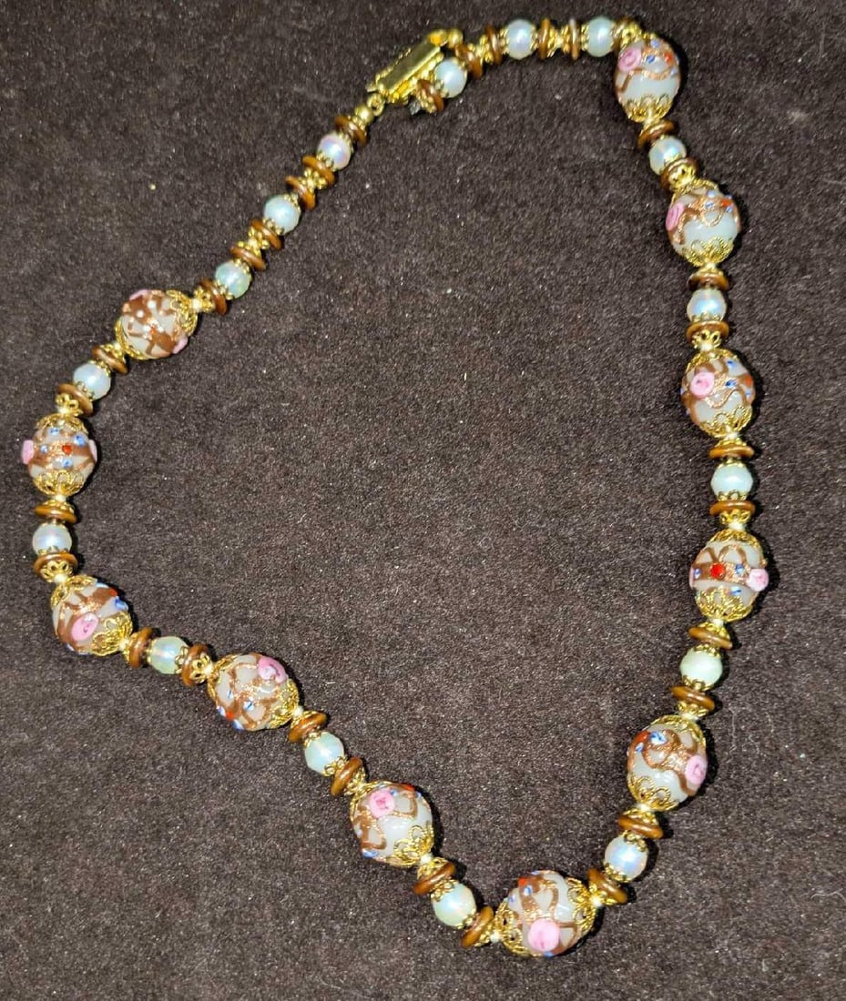 Vintage Italian Murano Art Bead Necklace AAAAA: Vintage Italian Murano Art Glass Bead Necklace AAAAA Colorful glass beads with hand painted designs. Please note, the clash is broken and needs to be replaced/repaired. This is approx 18" and it 