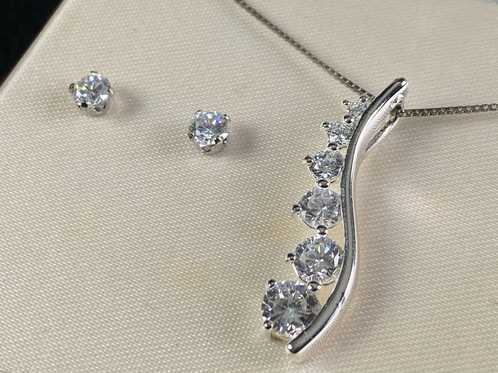 Sterling Silver Pendant Chain & CZ Studs (1 of 3)