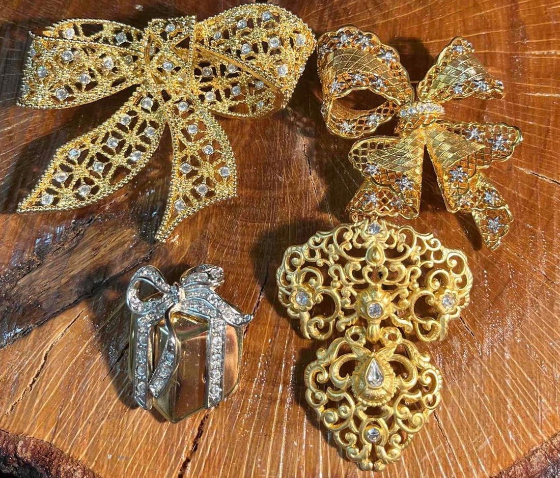 Gold Tone & Rhinestone Brooch Bundle (1 of 15)