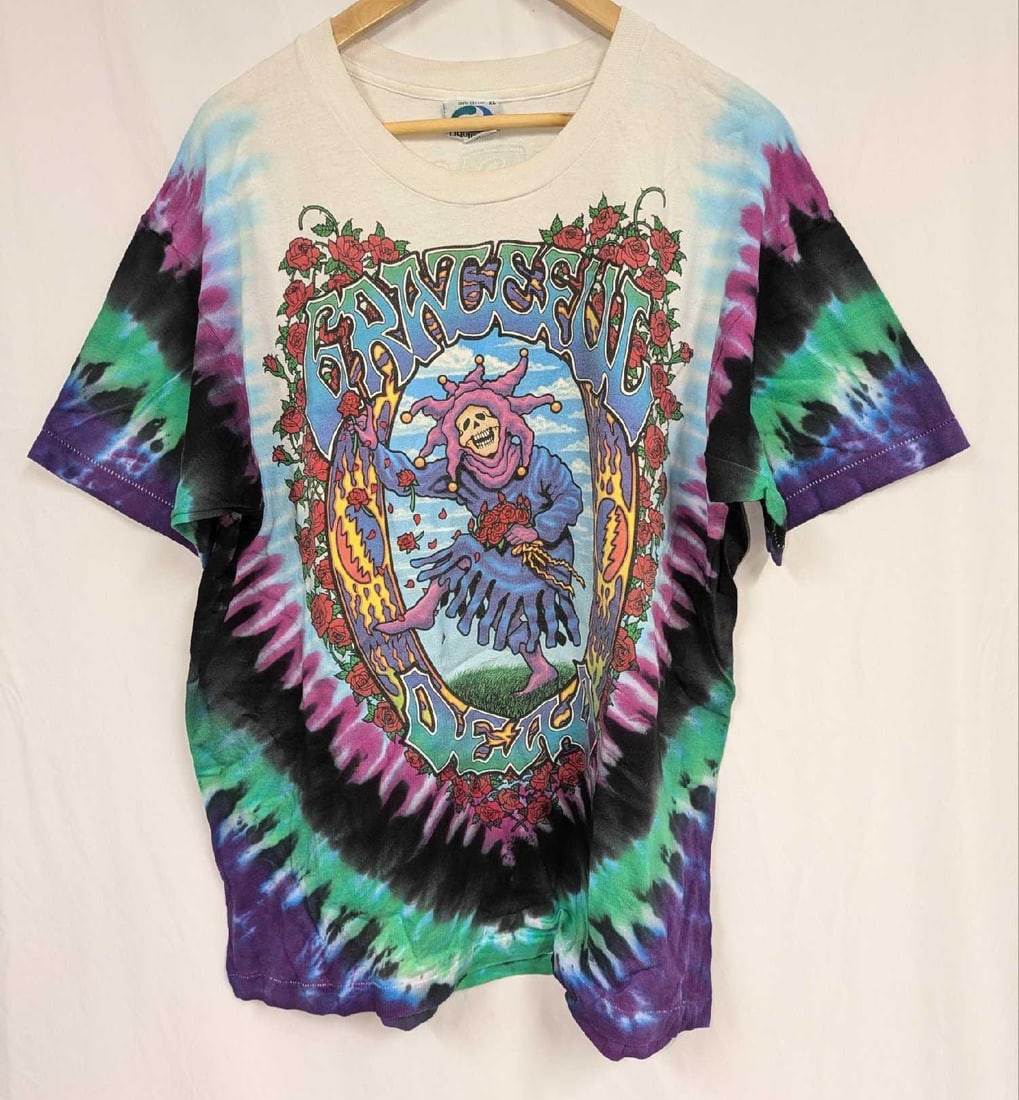 Liquid Blue Grateful Dead Endless Tour Shirt XL: Liquid Blue Grateful Dead Endless Tour Shirt XL. This shirt does not appear to have ever been worn. 100% Cotton. Please note, it does not come with the hanger seen in the image. Folded, the shirt is a