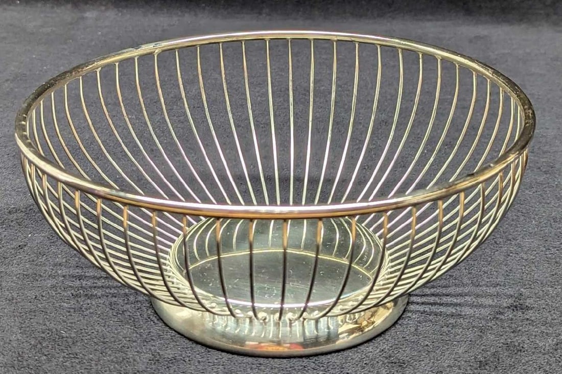 Vintage Italian Silverplated Wire Fruit Basket (1 of 7)