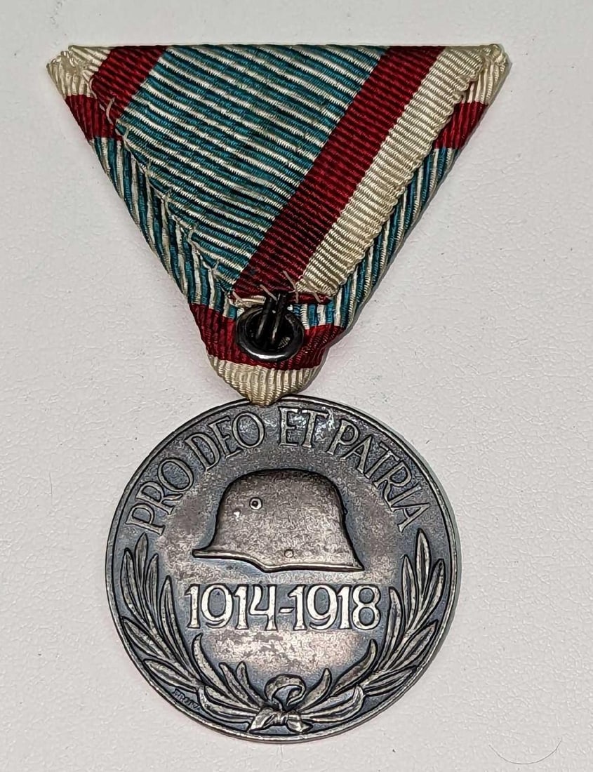 WWI Hungarian Pro-Patria 1914-1918 Commemorative Medal (1 of 4)