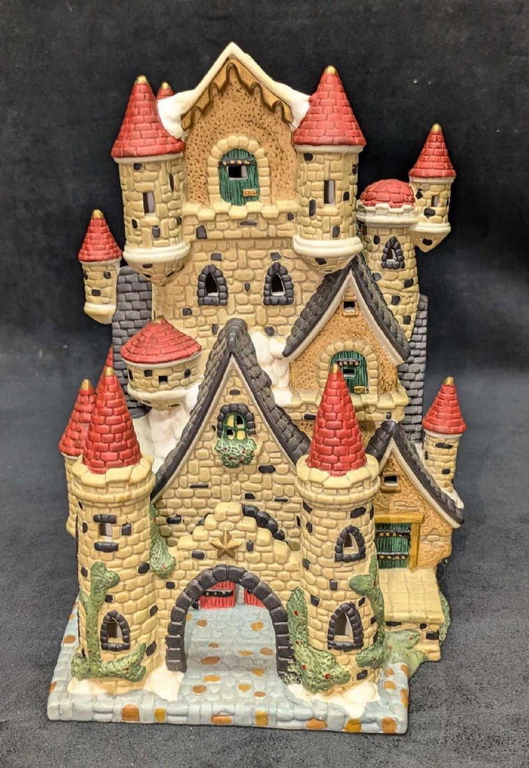 Santa's Workbench Collection Hargrove Castle (1 of 7)