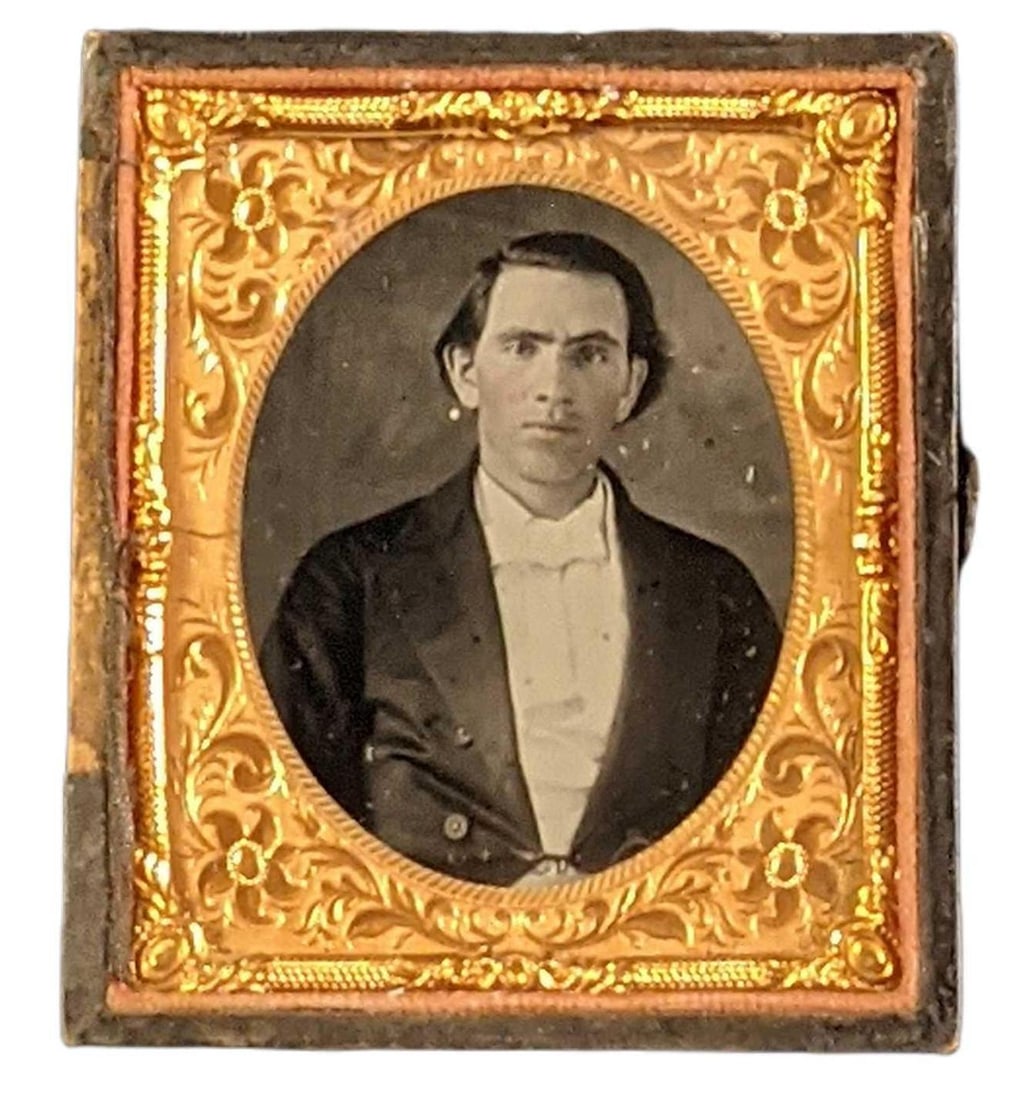 Antique Tintype Portrait W Gutta Percha Case Sharp Dressed Man (1 of 6)