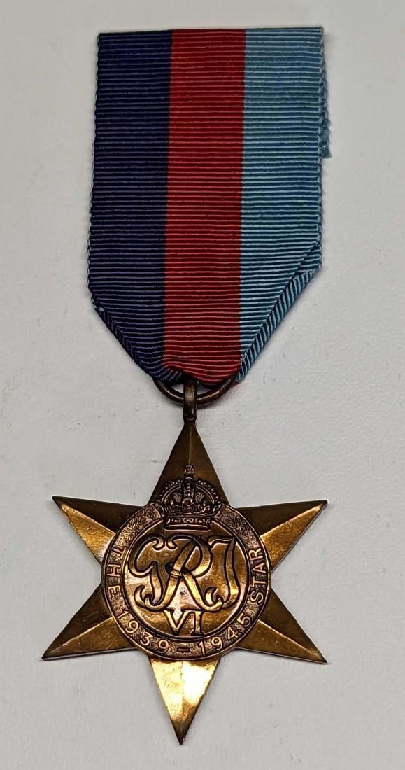 1939 1945 UK Star Medal: 1939 1945 UK Star Medal This fine medal has been tested and researched to the best of our abilities and is authentic to the best of our knowledge. Please see the photos, as they are a part of our desc