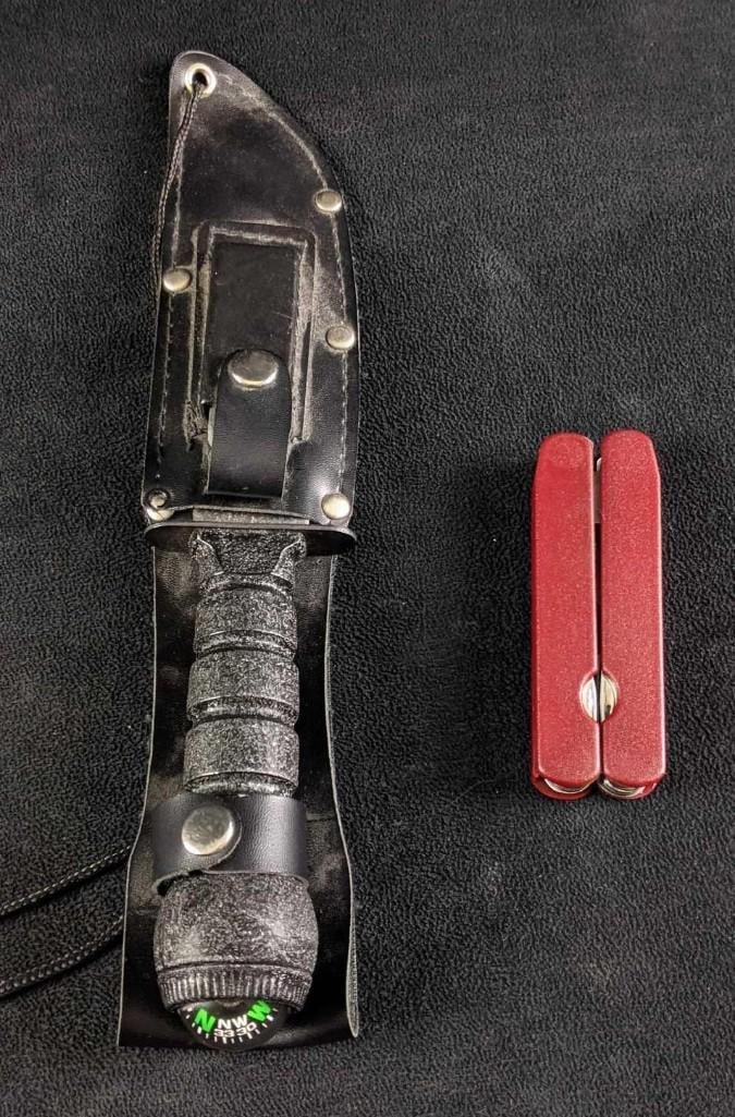Survival Knife and Multitool Pocket Knife (1 of 10)