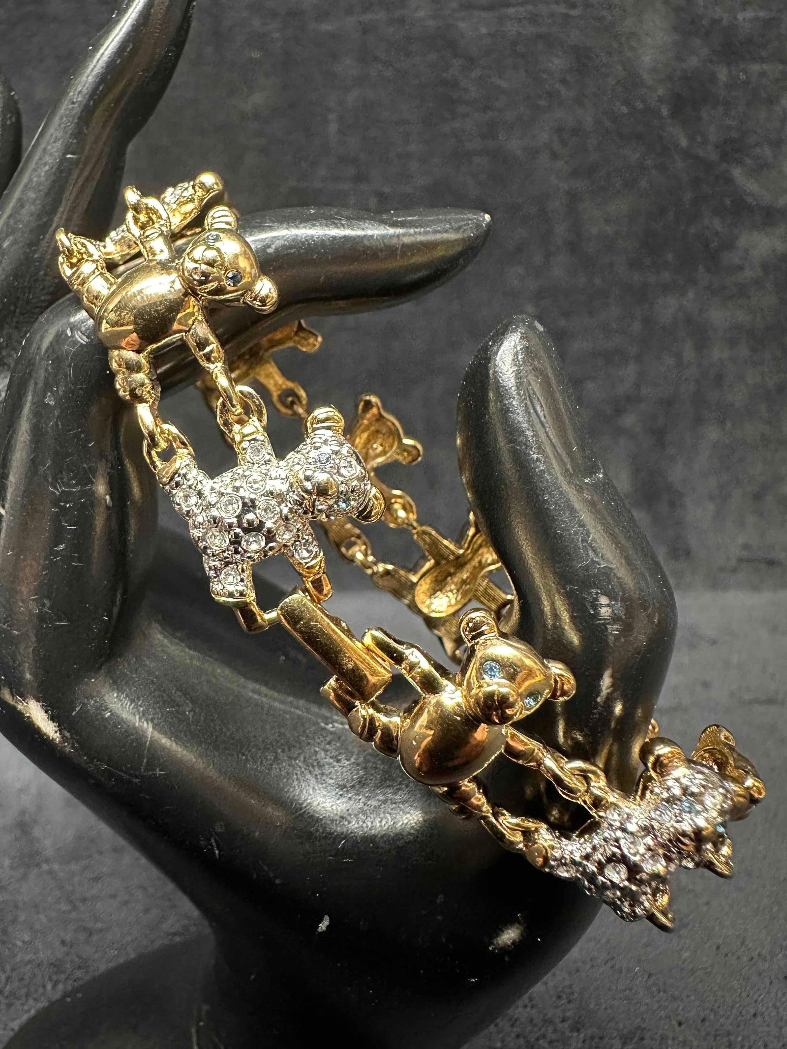 Carolee Gold Tone Rhinestones Teddy Bear Design Link Bracelet (1 of 10)