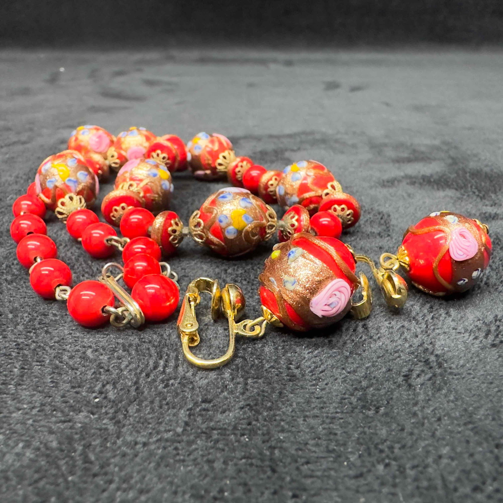 Murano Venetian Lamp Work Glass Red Bead Fiorato Beaded Necklace and Round Floral Earrings Set A89: Murano Venetian Lamp Work Glass Red Bead Fiorato Beaded Necklace and Round Floral Earrings Set A89. Necklace and earrings with red colored glass beads with beautiful hand painted designs on each. The 