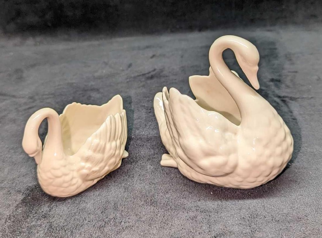 2 Lenox White Porcelain Swan Mini Planters (1 of 8)