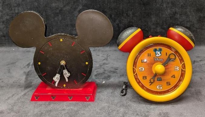 Disney Mickey Mouse Clock And Clock Radio Alarm (1 of 10)