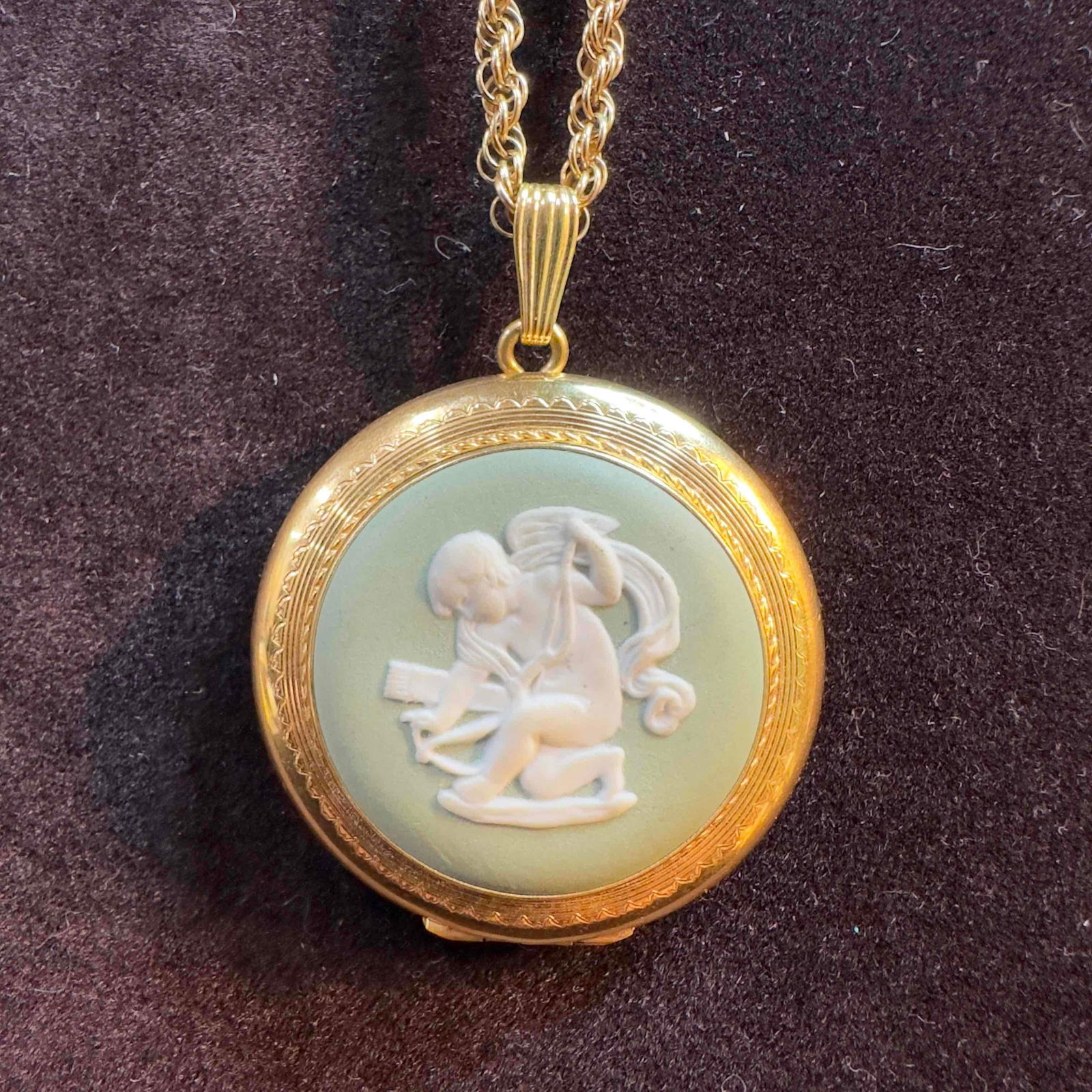 Van Dell Cameo Cherub Cupid Locket Gold Filled Necklace (1 of 8)