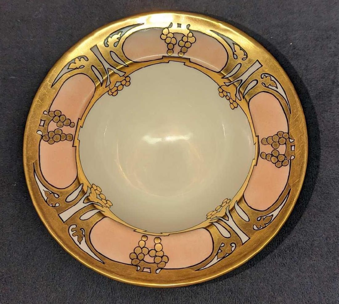 Vintage J.P. Limoges France Footed Porcelain Bowl: Vintage J.P. Limoges France Footed Porcelain Bowl. This is approx 7 1/4" x 7 1/4" x 2 3/4" and it weighs 0.75lb. The bowl has some scratches. Please see the images as they are part of the description.