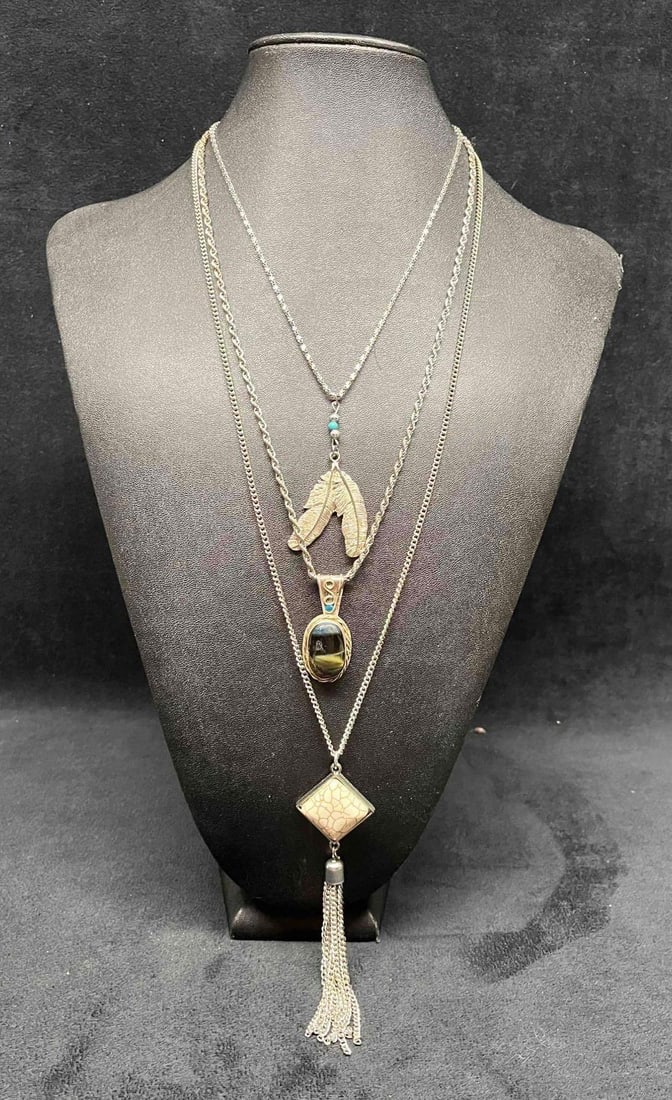 Three Silver Tone Southern Charm Style Necklaces (1 of 15)