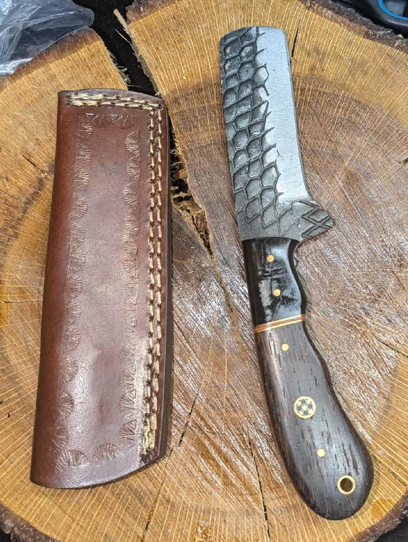 MHS Cutlery Steel Damascus Pattern Knife & Leather Sheath RTCJ (1 of 5)