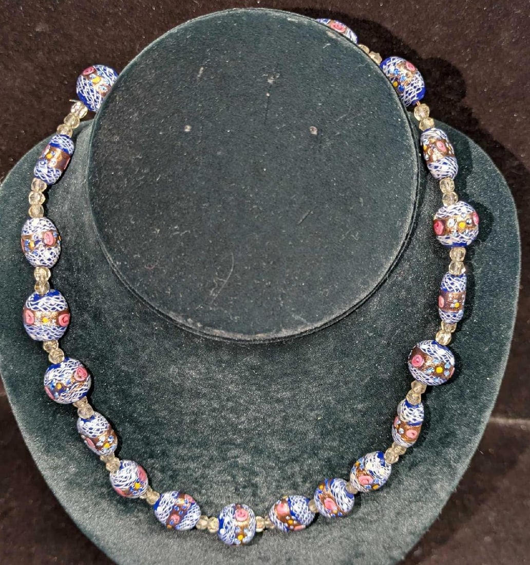 Vintage Italian Murano Cobalt Blue And Gold Art Glass Bead Necklace OOO: Vintage Italian Murano Cobalt Blue And Gold Art Glass Bead Necklace OOO. Glass beads with hand painted designs. Is approx 15" and it weighs 0.10lb.