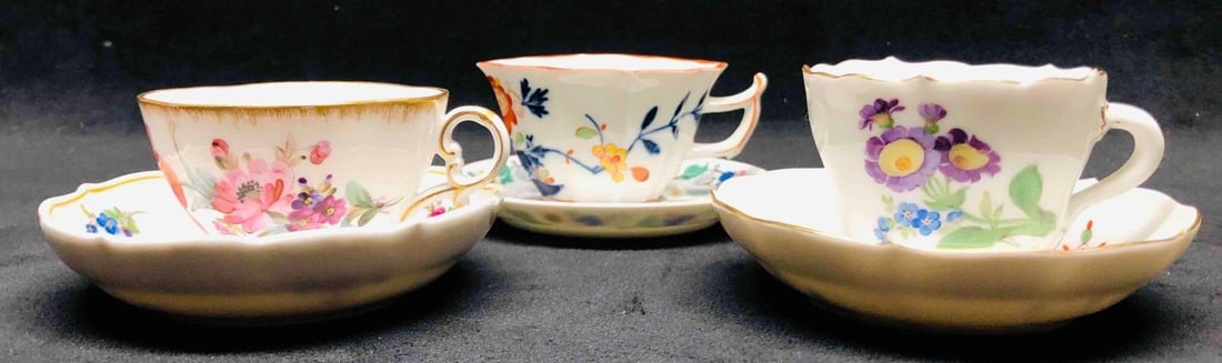 3 Marked Teacups & Saucers, Meissen/Unknown Manufacturer, Meissen/Neu-Wien Geschtzl, & Meissen: This lot contains 3 Marked Teacups & Saucers Meissen & Unknown Manufacturer, Meissen Teacup & Neu-Wien Geschtzl, & The Meissen Scattered Flowers. The approx measurements for each teacu