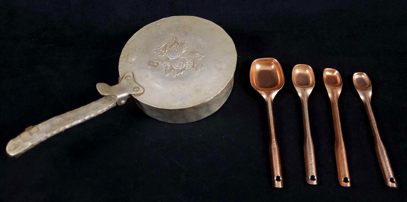Hand Forged Everlast Metal Aluminum Silent Butler Crumb Catcher and 4 Copper Measuring Spoons (1 of 6)