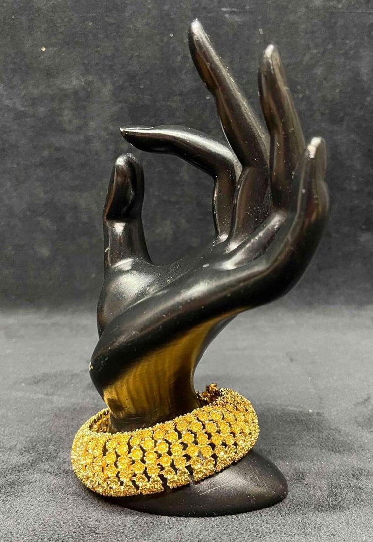 Vintage Monet Gold Tone Statement Flower Link Bracelet (1 of 10)