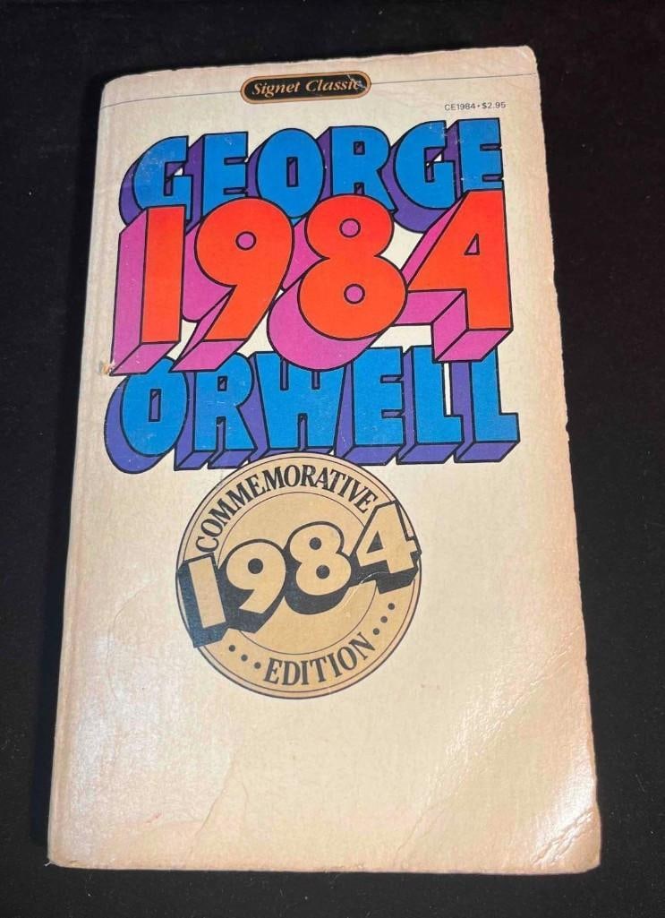 Signet Classic Soft Cover George Orwell 1984 Commemorative Edition (1 of 7)
