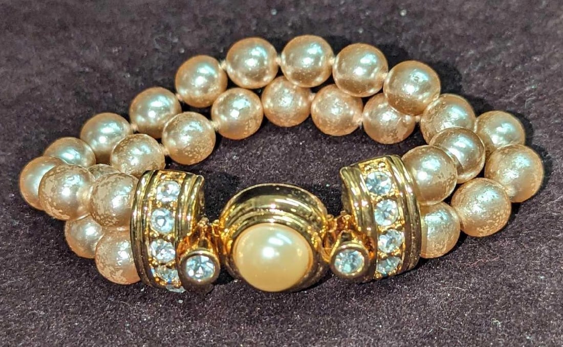 Kenneth Jay Lane Simulated Pearl Goldtone Bracelet (1 of 5)