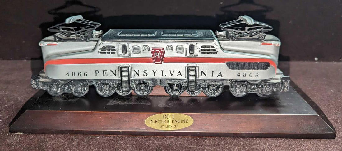 1994 Avon Lionel Train - GG-1 Electric Engine (1 of 7)