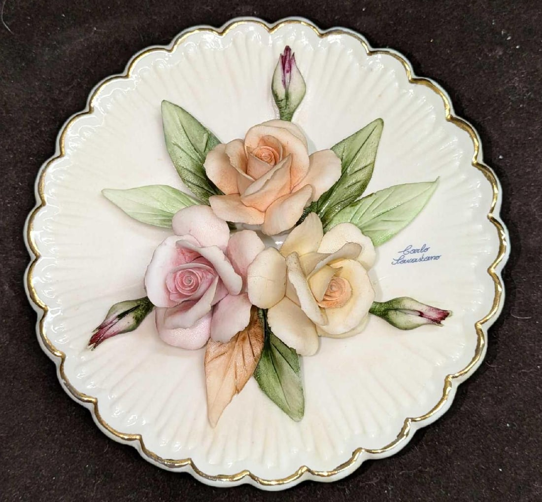 Vintage Capodimonte Italian Roses On Plate Savastano D: Vintage Capodimonte Italian Roses On Plate Savastano D. By Carlo Savastano. This is approx 6 1/2" x 6 1/2" x 2" and it weighs 0.90lb. The plate has some markings on the front and backing and very smal