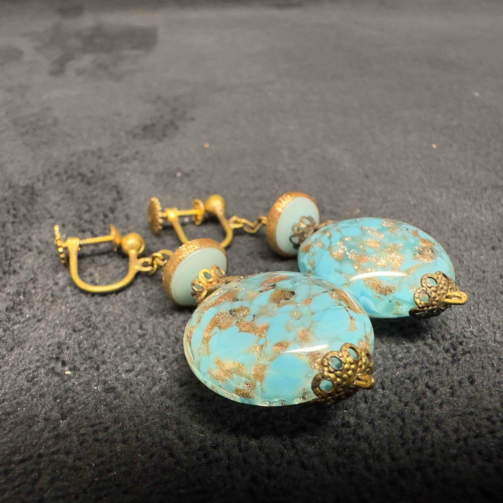Murano Venetian Art Glass Lamp Work Clear Light Blue Copper Accent Circle Bead Drop Earrings G2: Murano Venetian Art Glass Lamp Work Clear Light Blue Copper Accent Circle Bead Drop Earrings G2. Earrings with clear light blue colored glass beads with beautiful designs on each. The earrings feature
