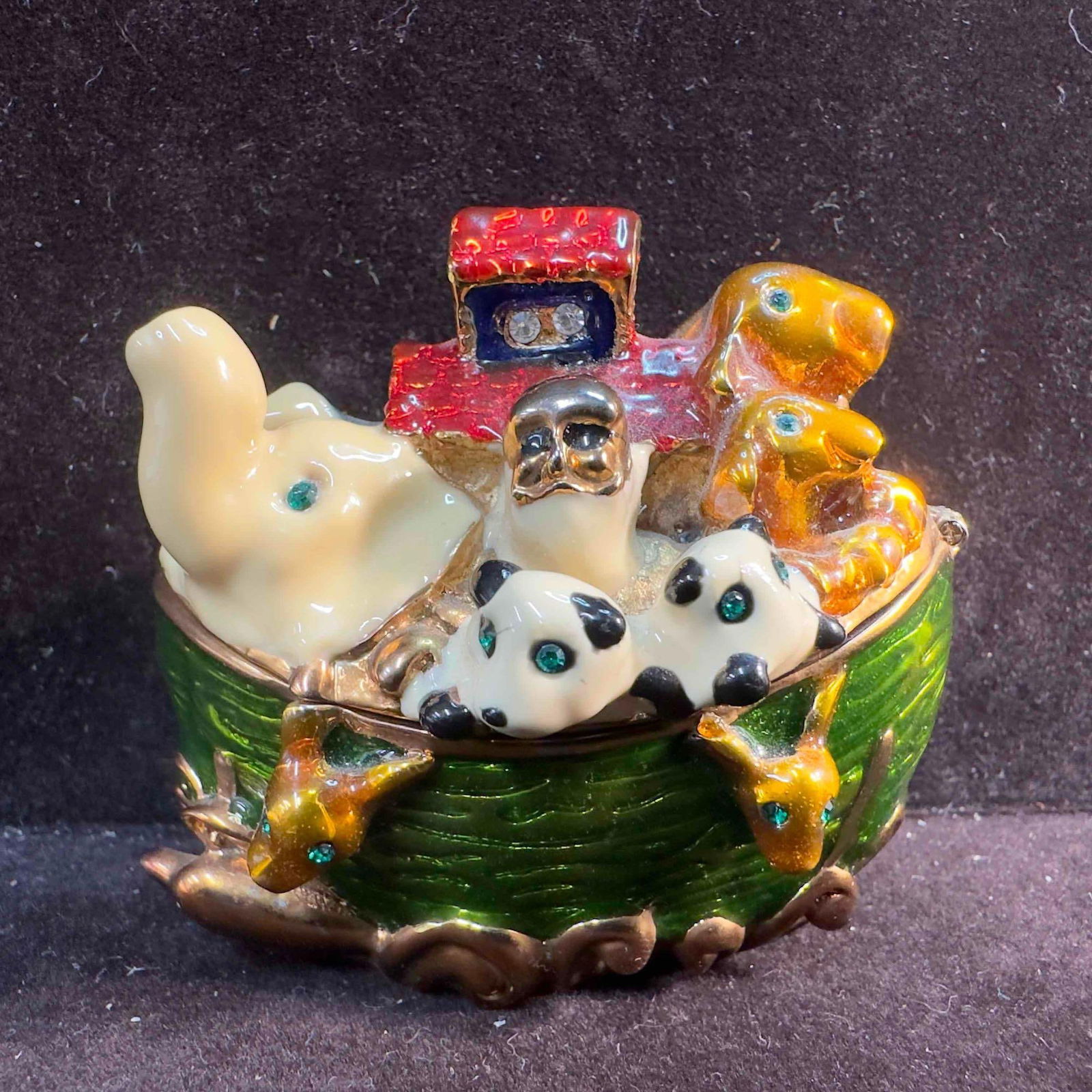 Noah's Ark Hinged Magnetic Closure Trinket Pill Box Container (1 of 11)