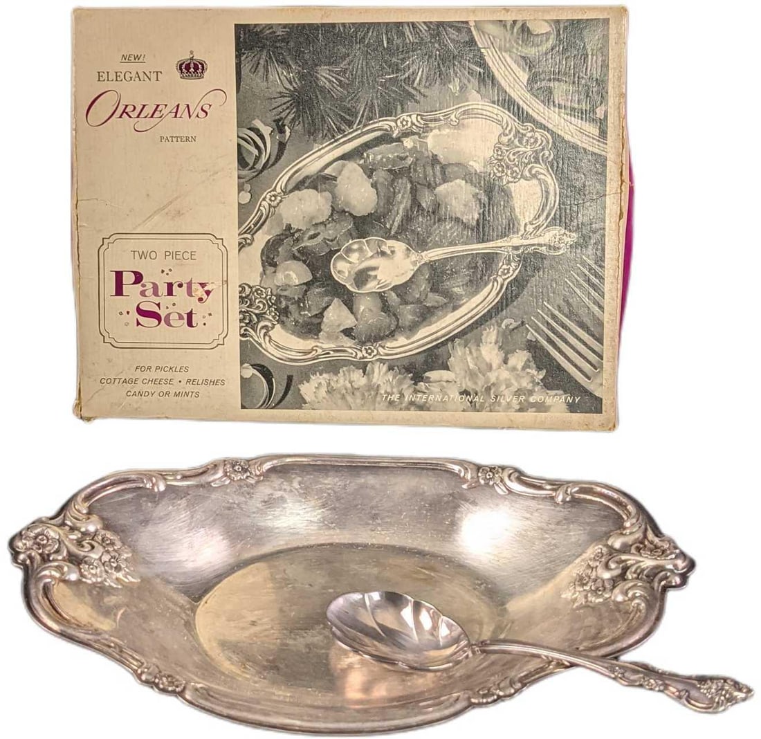 International Deep Silver Silverplate Tray & Spoon (1 of 7)