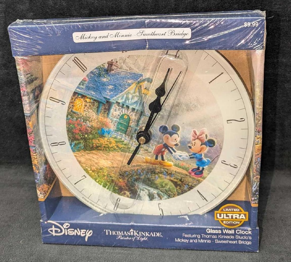 Thomas Kinkade Mickey & Minnie Sweetheart Bridge Clock (1 of 5)