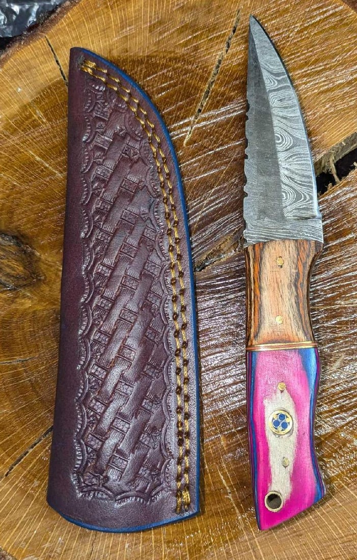MHS Cutlery Steel Knife And Leather Sheath RTCHH: MHS Cutlery Steel Knife And Leather Sheath RTCHH. Is approx 2 1/4" x 3/4 x 8 1/2" and it weighs 0.37lb. The knife does not appear to have been used. There are no markings on the knife. Handle is made 