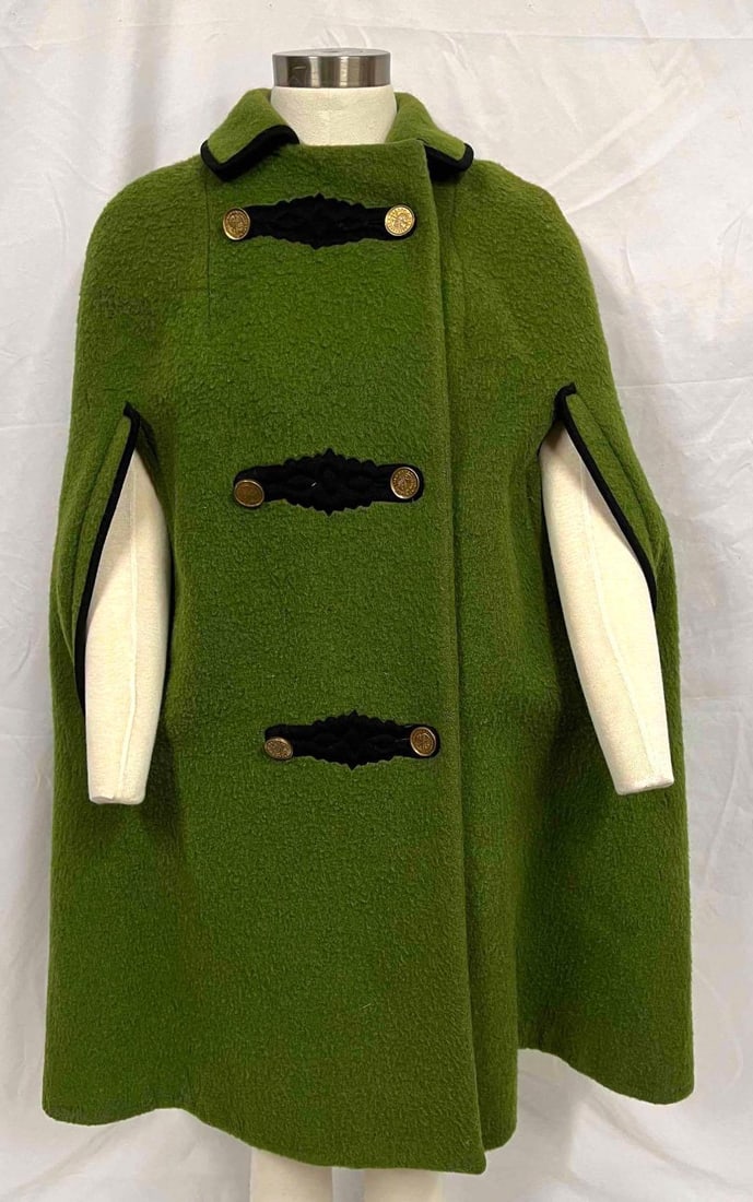Vintage Green Wool Poncho Made & Tailored In Austria By Erika Kleiderfabrik In Vienna (1 of 18)