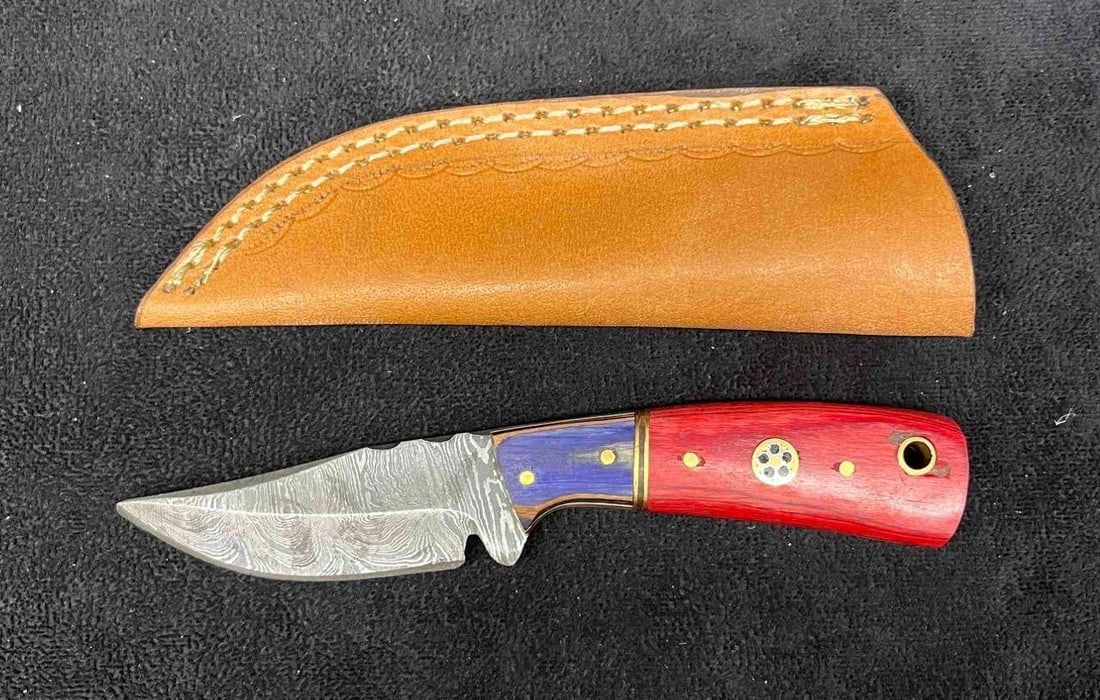 MHS Cutlery Steel Knife & Leather Sheath (U): This lot contains a MHS Cutlery Steel Knife & Leather Sheath (U). It is approx 7 1/4" x 2" x 1" in the sheath. Total weight is approx 4oz. Overall the Knife and Sheath are in excellent condition as th