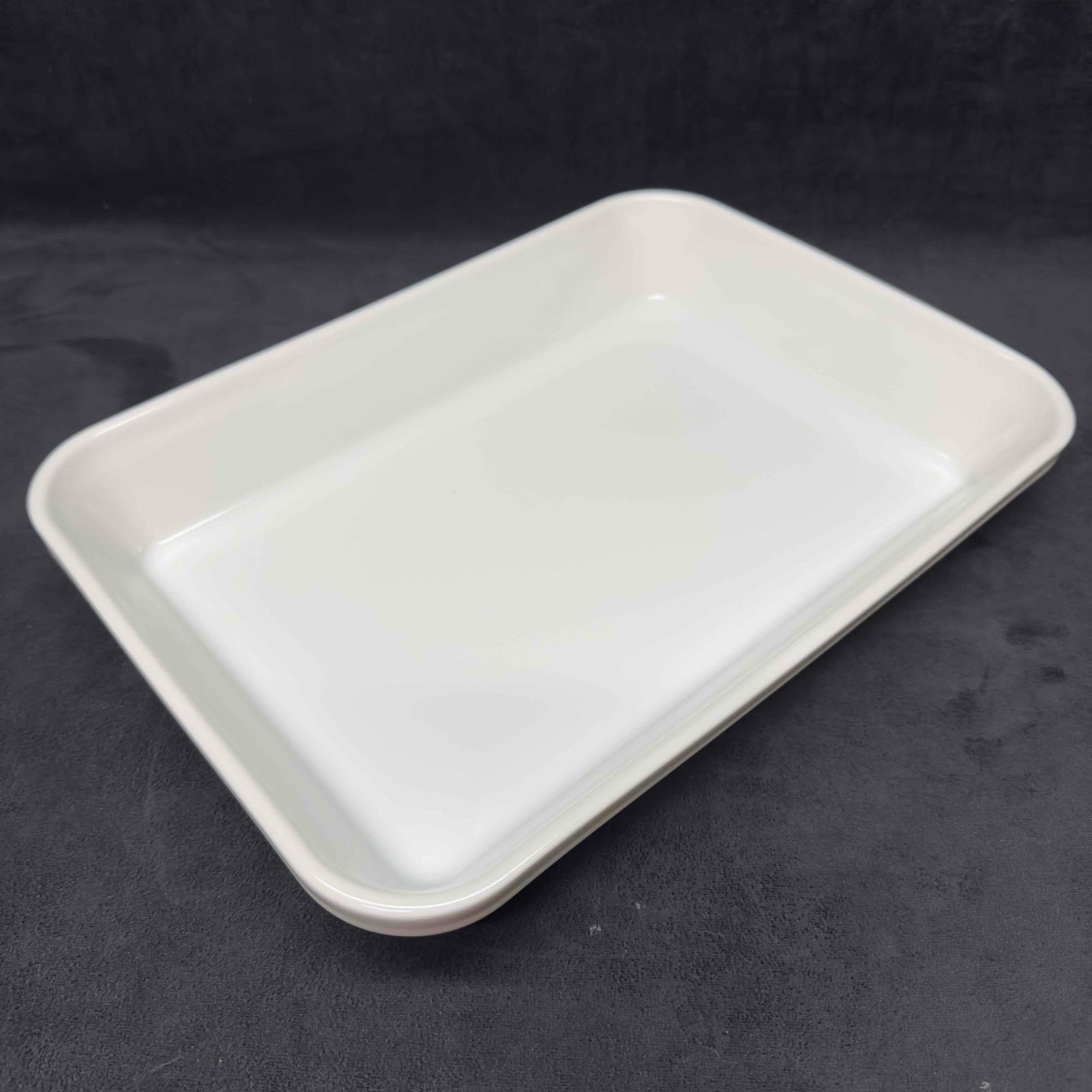 Pillivuyt French Porcelain Casserole Dish Depuis 1818 Rectangle Baking Bakeware: Pillivuyt French Porcelain Casserole Dish Depuis 1818 Rectangle Baking Bakeware. Markings on the bottom of the baking dish. Light wear, no cracks or breaks. This item is in good pre-owned, previously 