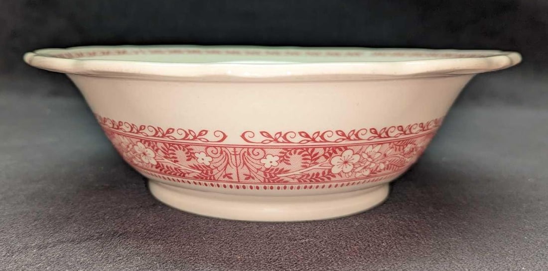 Syracuse Strawberry Hill Pink Round Vegetable Bowl A: Syracuse Strawberry Hill Pink Round Vegetable Bowl A. This is approx 9" x 2 3/4" x 9" and it weighs 1.48lb. The retired fine bowl has no chips or cracks, there are some light markings on the bott