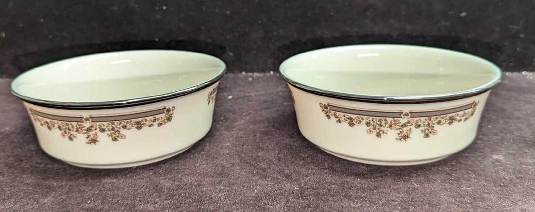 2 Retired Lenox Fine China Lace Point Cereal Bowl D: 2 Retired Lenox Fine China Lace Point Cereal Bowl D. This series was released from the year 1978 to the year 1992. Each bowl is approx 5 3/8" x 5 3/8" x 1 3/4" and the total weight is 0.97lb