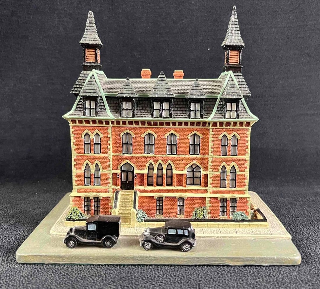 Division 13 Boston, MA Police Station Sculpture: Division 13 Boston, MA Police Station Sculpture This is from the Danbury Mint Classic American Police Stations collection. This is a police station modeled after an early 1900s brick police station in