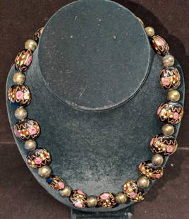 Vintage Italian Murano Black And Gold Art Glass Bead Necklace QQQ: Vintage Italian Murano Black And Gold Art Glass Bead Necklace QQQ. Glass beads with hand painted designs. Is approx 20" and it weighs 0.27lb.Â